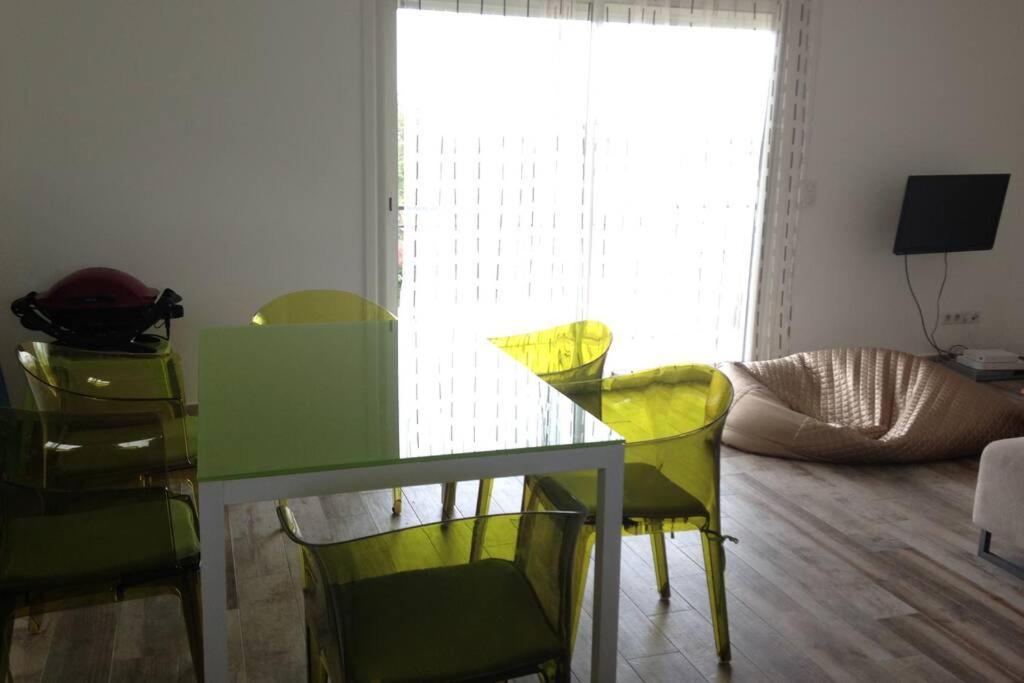 Apartment Ghisonaccia, F4 De Charme *